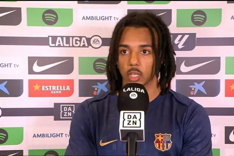 الكرة الذهبية 2025.. صراع لامين وديمبيلي يضع كوندي في موقف محرج 